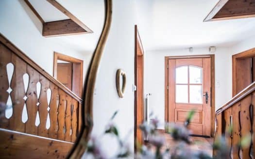 VERKAUFT – LANDLUST & LANDLUFT – ÄLTERES EINFAMILIENHAUS AUF GROSSEM GRUND