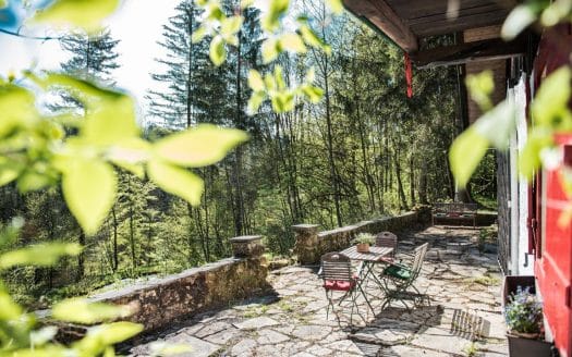 VERKAUFT – FREIZEITGRUNDSTÜCK – WIE IM MÄRCHEN – NATURPARADIES MIT URIGEM HÄUSCHEN IN ALLEINLAGE
