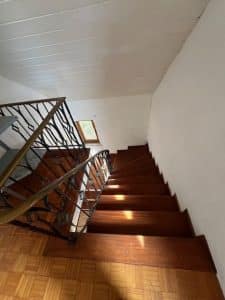 TREPPENAUFGANG ZUM OG