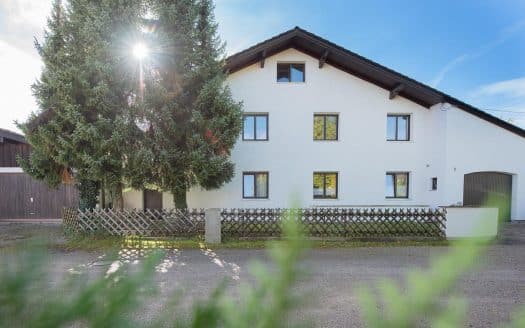 IN VERHANDLUNG – „Sonnige Ruheoase – solides Wohnhaus mit viel Raum für Familien & Generationen“