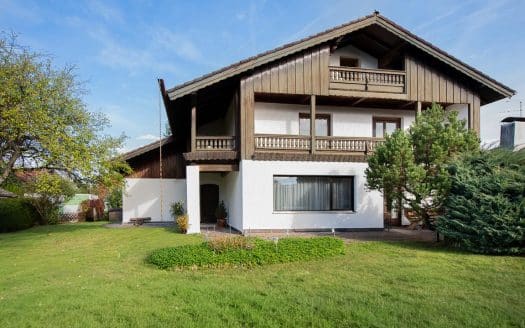 IN VERHANDLUNG – „Sonnige Ruheoase – solides Wohnhaus mit viel Raum für Familien & Generationen“