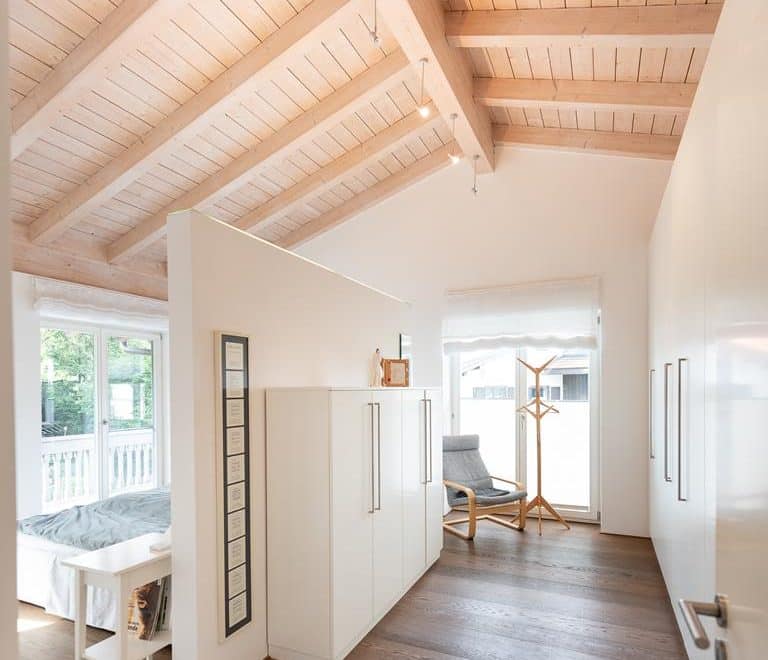 SCHLAFEN UND ANKLEIDE