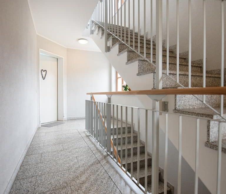 GEPFLEGTES TREPPENHAUS