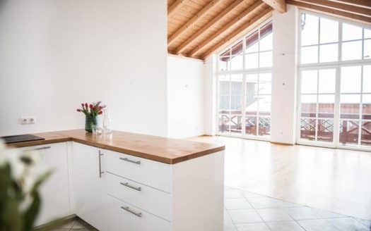 VERMIETET &ndash; OBERWARNGAU &ndash; VIEL LICHT & VIEL KOMFORT IN TRAUMHAFTER GEGEND