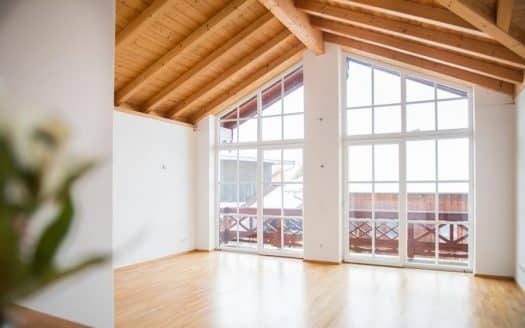 OBERWARNGAU &ndash; VIEL LICHT & VIEL KOMFORT IN TRAUMHAFTER GEGEND