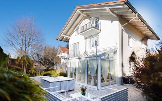 WOHLF&Uuml;HLHAUS IN BEVORZUGTER LAGE &ndash; LICHTDURCHFLUTET, HOCHWERTIG, FAMILIENTAUGLICH