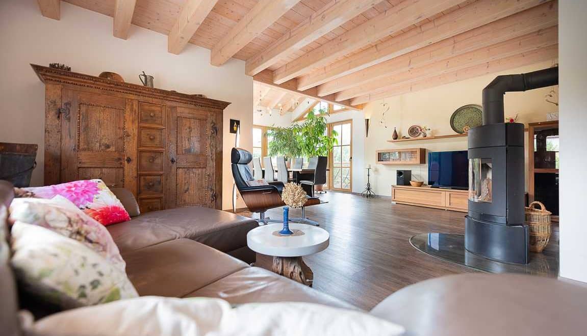 GROßZÜGIGES AMBIENTE