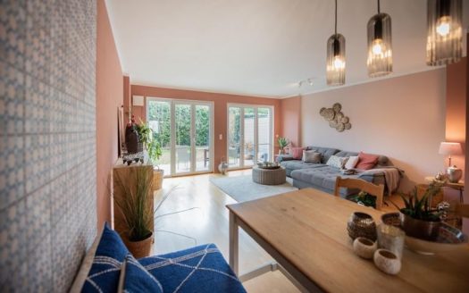 IN VERHANDLUNG – MODERNES REIHENHAUS MIT SÜDGARTEN IN RUHIGER LAGE