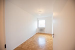 KLEINERES ZIMMER