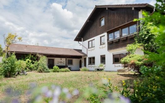 OTTERFING – Doppelhaushälfte mit viel Potenzial in zentraler, ruhiger Lage