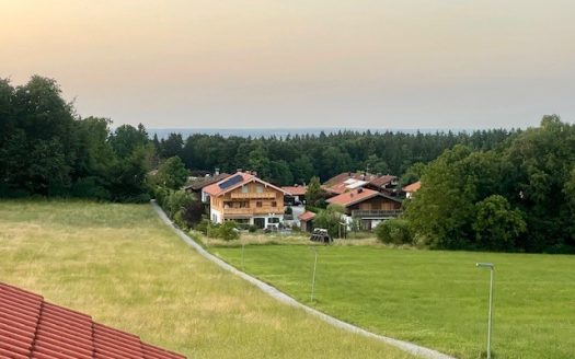 PANORAMABLICK NACH NORDEN AUF WIESEN WALD UND TAL