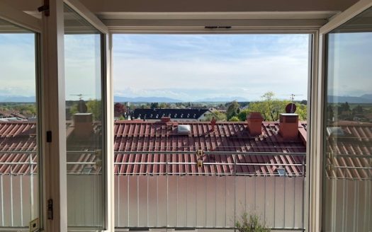 HOLZKIRCHEN – DIE BERGE IM BLICKFELD