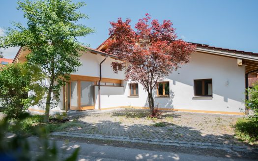 GRO&szlig;Z&Uuml;GIGES LANDHAUS MIT PLATZRESERVEN VOR DEN TOREN M&Uuml;NCHENS