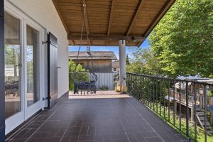 ÜBERDACHTER FREISITZ