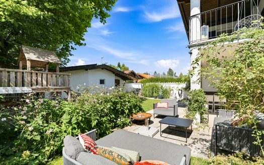 HOLZKIRCHEN HAID &ndash; GEPFLEGTES FAMILIENHAUS MIT GROSSEM POTENTIAL