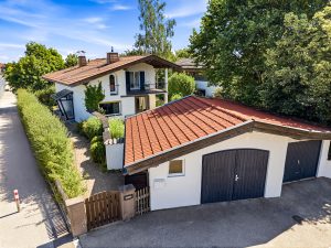HAUS & GARAGE