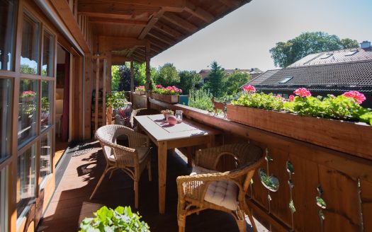 Sonnig wohnen vor den Toren M&uuml;nchens &ndash; 4 Zimmer mit gro&szlig;em Balkon und eigenem Garten, BRB Anschlu&szlig;