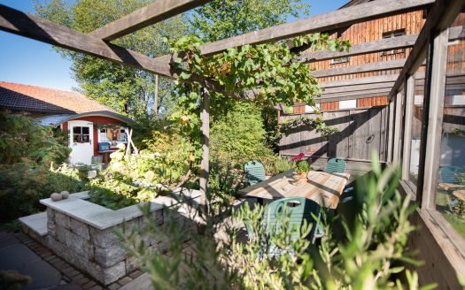 Sonnig wohnen vor den Toren M&uuml;nchens &ndash; 4 Zimmer mit gro&szlig;em Balkon und eigenem Garten, BRB Anschlu&szlig;